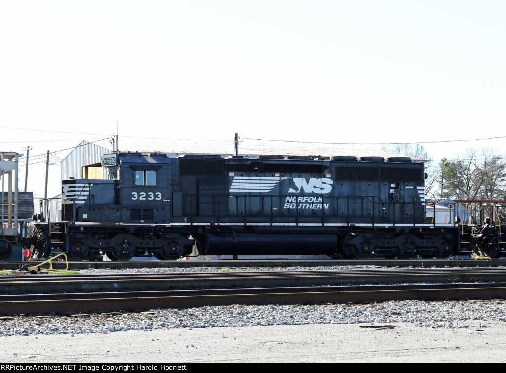 NS 3233